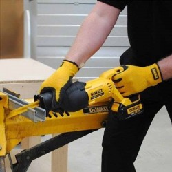 Serra Sabre sem fios 18V DeWALT - DCS380N - 2